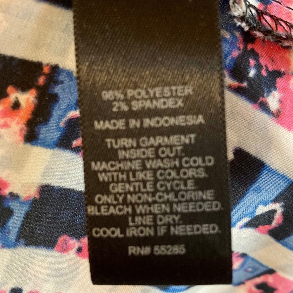 EXPRESS Blouse, Cap Sleeve, Blue & Pink Design, Size XS - oversized look - Picture 8 of 8